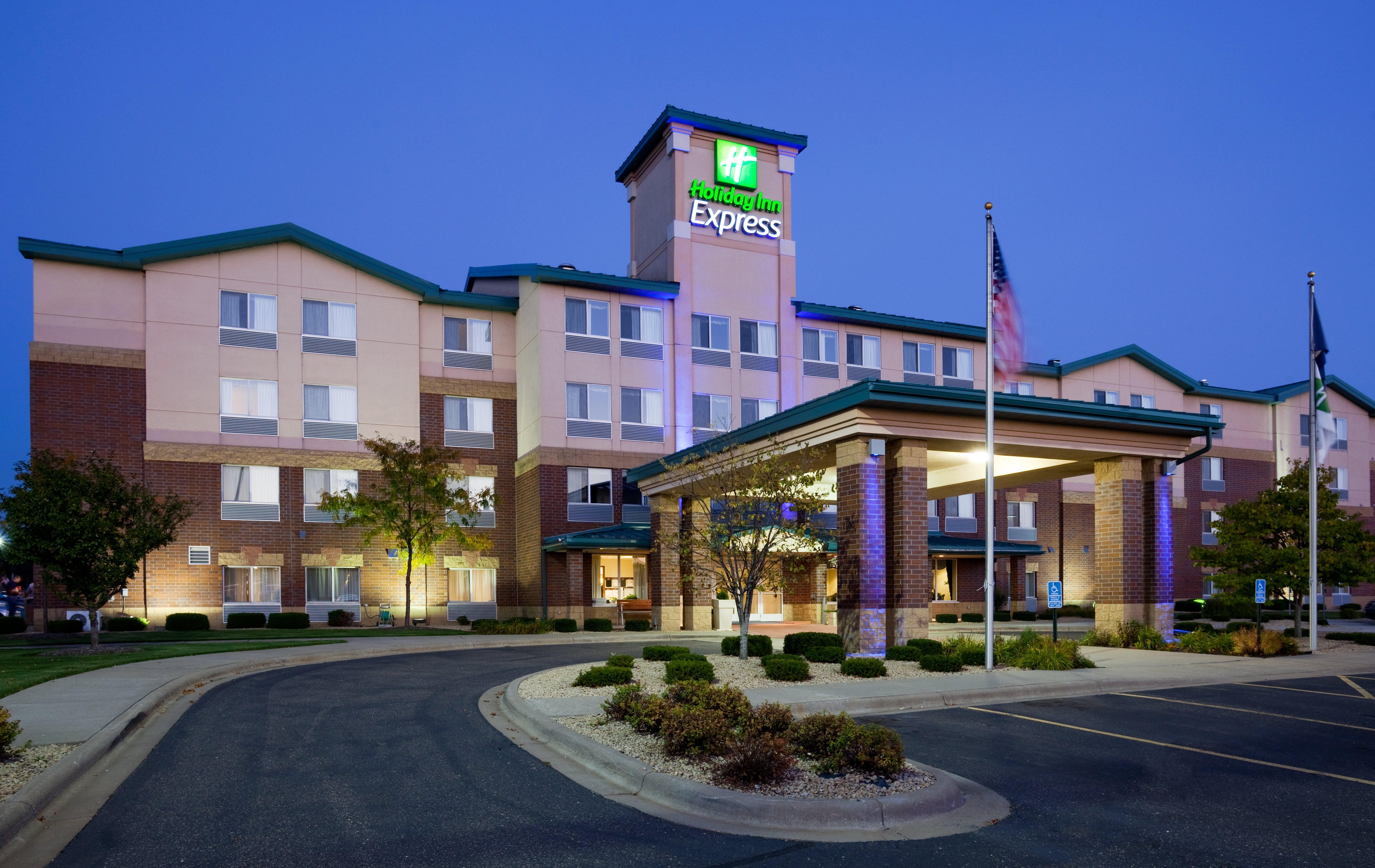 Holiday Inn Express Hotel & Suites-St. Paul By Ihg Vadnais Heights Exterior foto