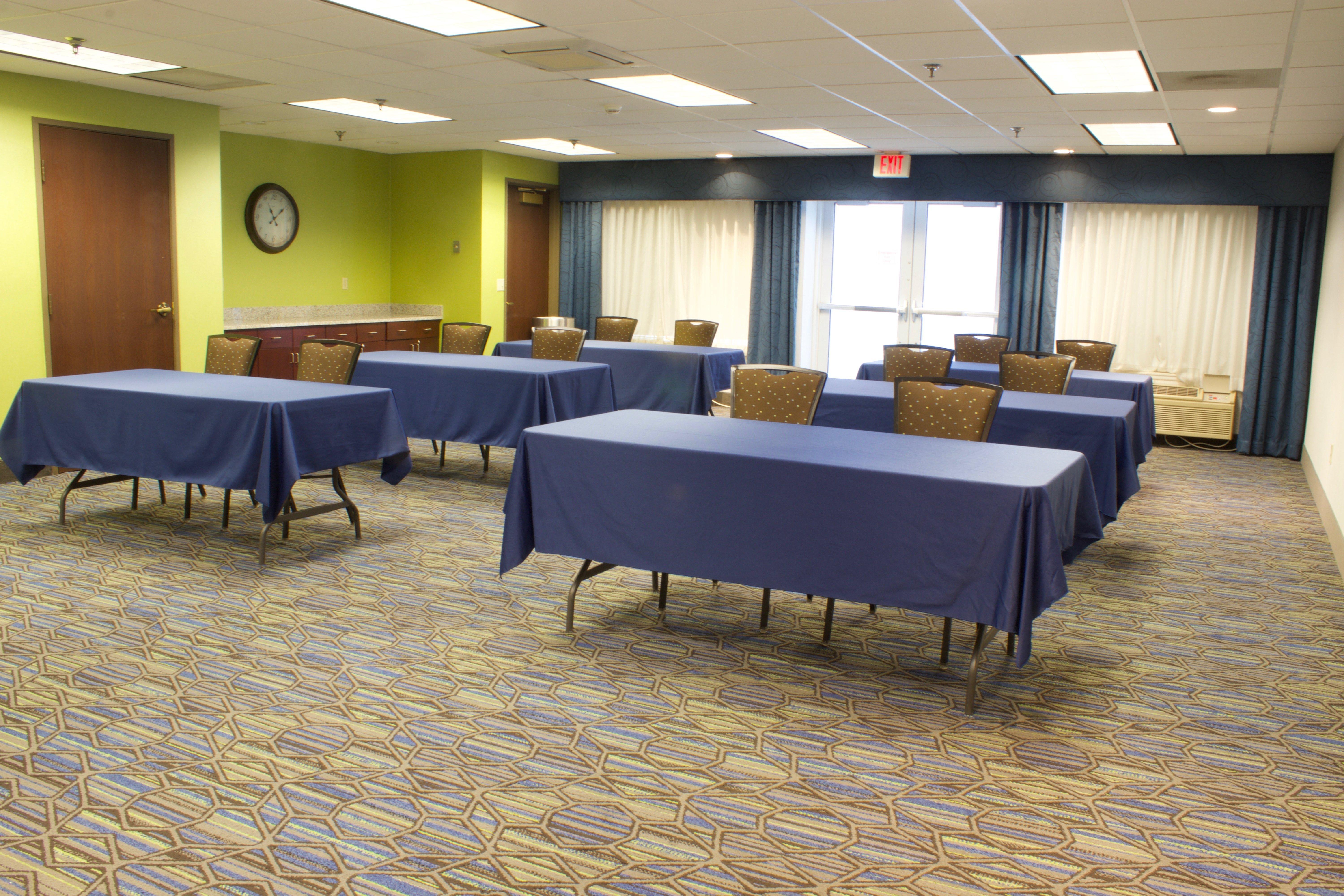 Holiday Inn Express Hotel & Suites-St. Paul By Ihg Vadnais Heights Exterior foto